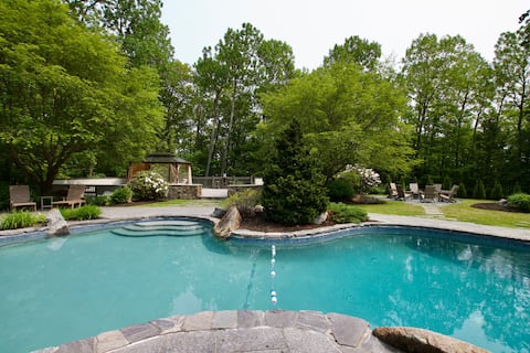 Private Pool + Hot Tub | Arcade & Movie Room