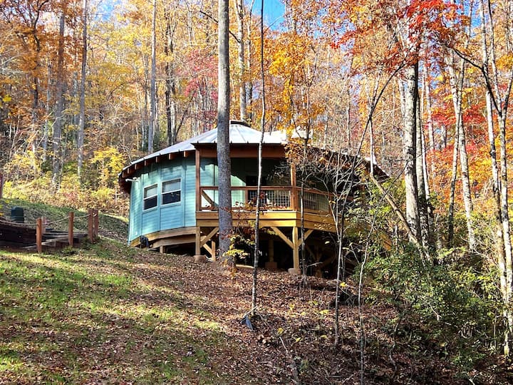Smoky Mtn Romantic Yurt, King Bed, Hottub, Firepit - Bryson City, NC