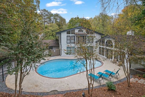 Luxury 7BR Buckhead Oasis w/Pool,GameRoom&Firepit