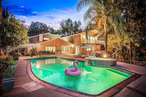 Pacific Dreams at Woodland Hills. Distinguished 8