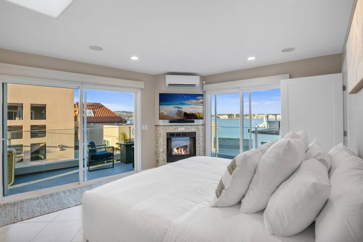 NEW Luxury Meets Beach | BayFront + HotTub/Firepit gallery image 4