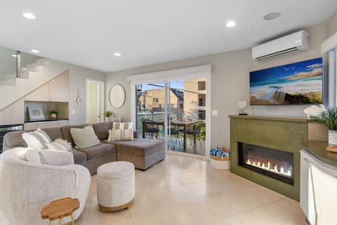 Successful Airbnb property: Luxury Meets Beach | BayFront + HotTub + Firepit in Mission Beach