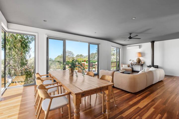 Spacious Designer Home gallery image 2