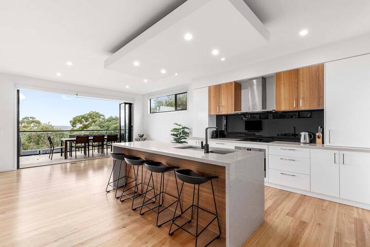 Ultimate Coastal Haven , Private Pool & Sun Aspect gallery image 3