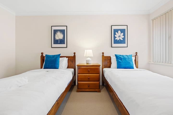 อีกมุมมองหนึ่งของห้องนอนคู่เหมาะสำหรับเพื่อนหรือพี่น้อง