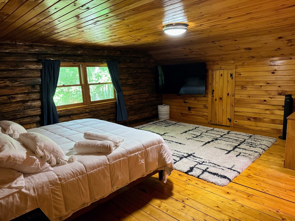 Dormitorio principal tamaño king en el segundo piso.