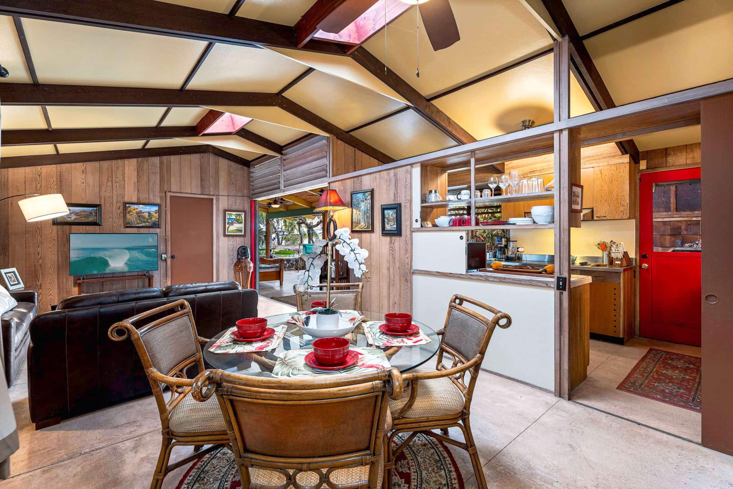 Home in Kailua-Kona · ★4.69 · 2 bedrooms · 4 beds · 2 baths - Image 11