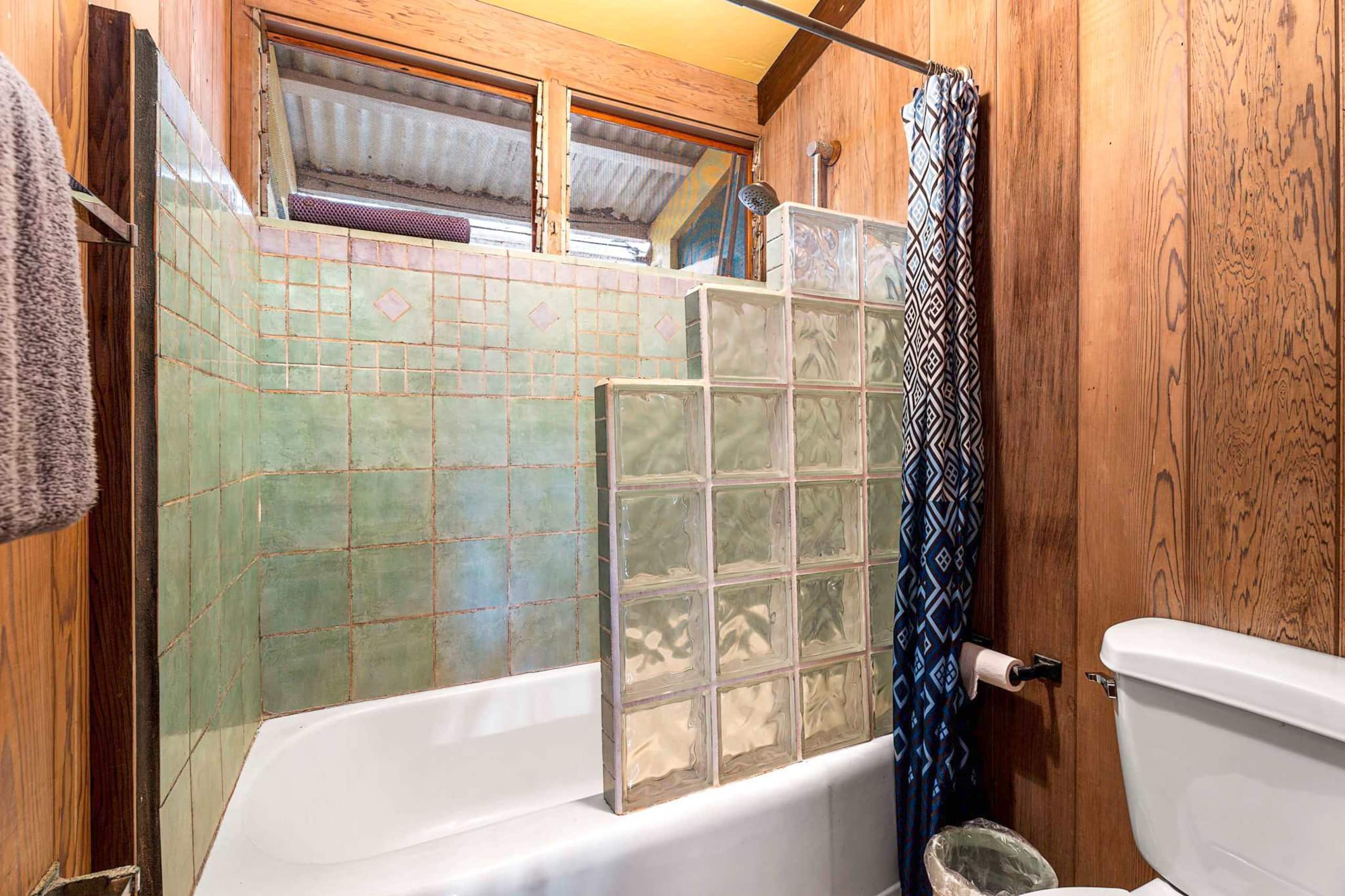 Home in Kailua-Kona · ★4.69 · 2 bedrooms · 4 beds · 2 baths - Image 25