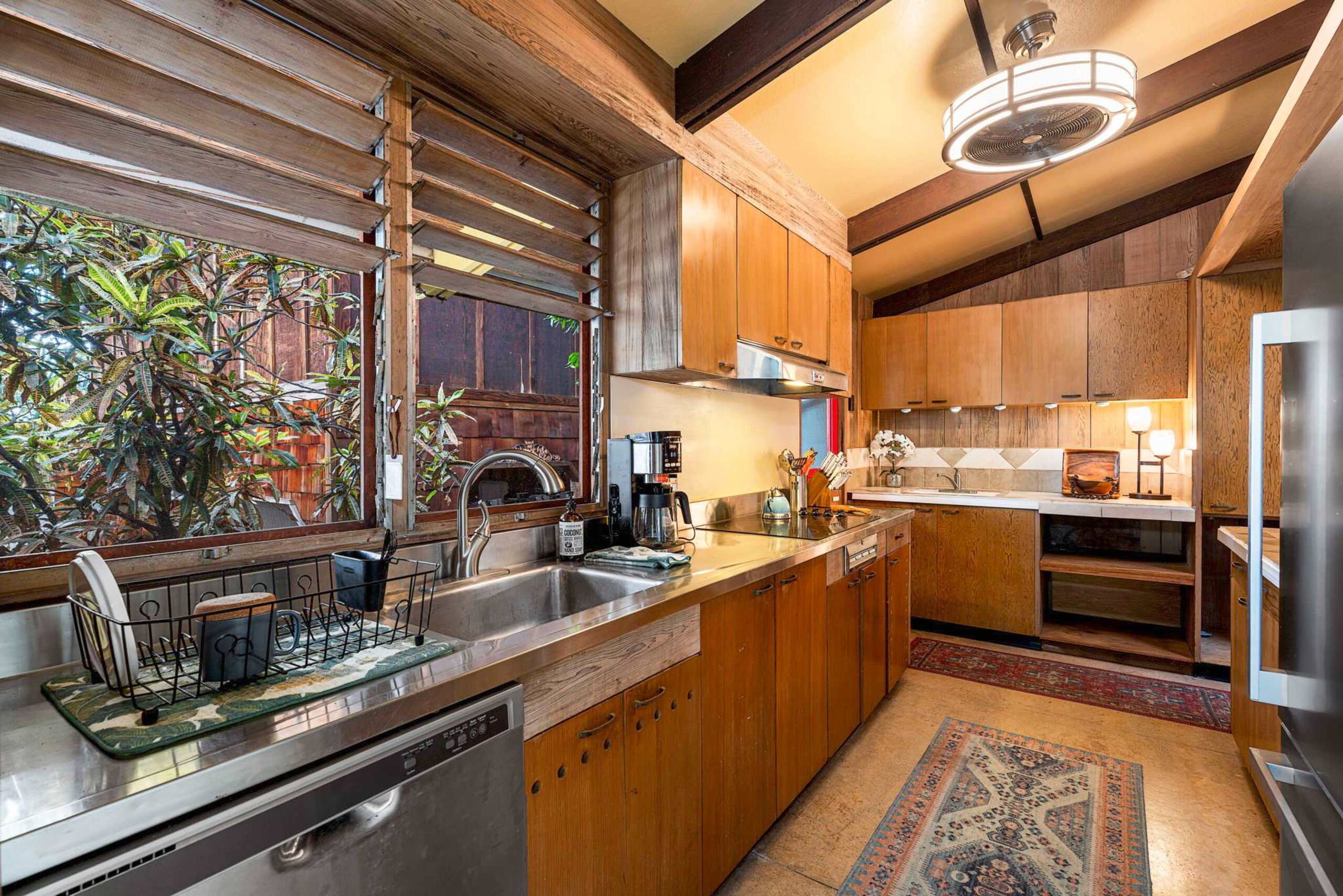 Home in Kailua-Kona · ★4.69 · 2 bedrooms · 4 beds · 2 baths - Image 18