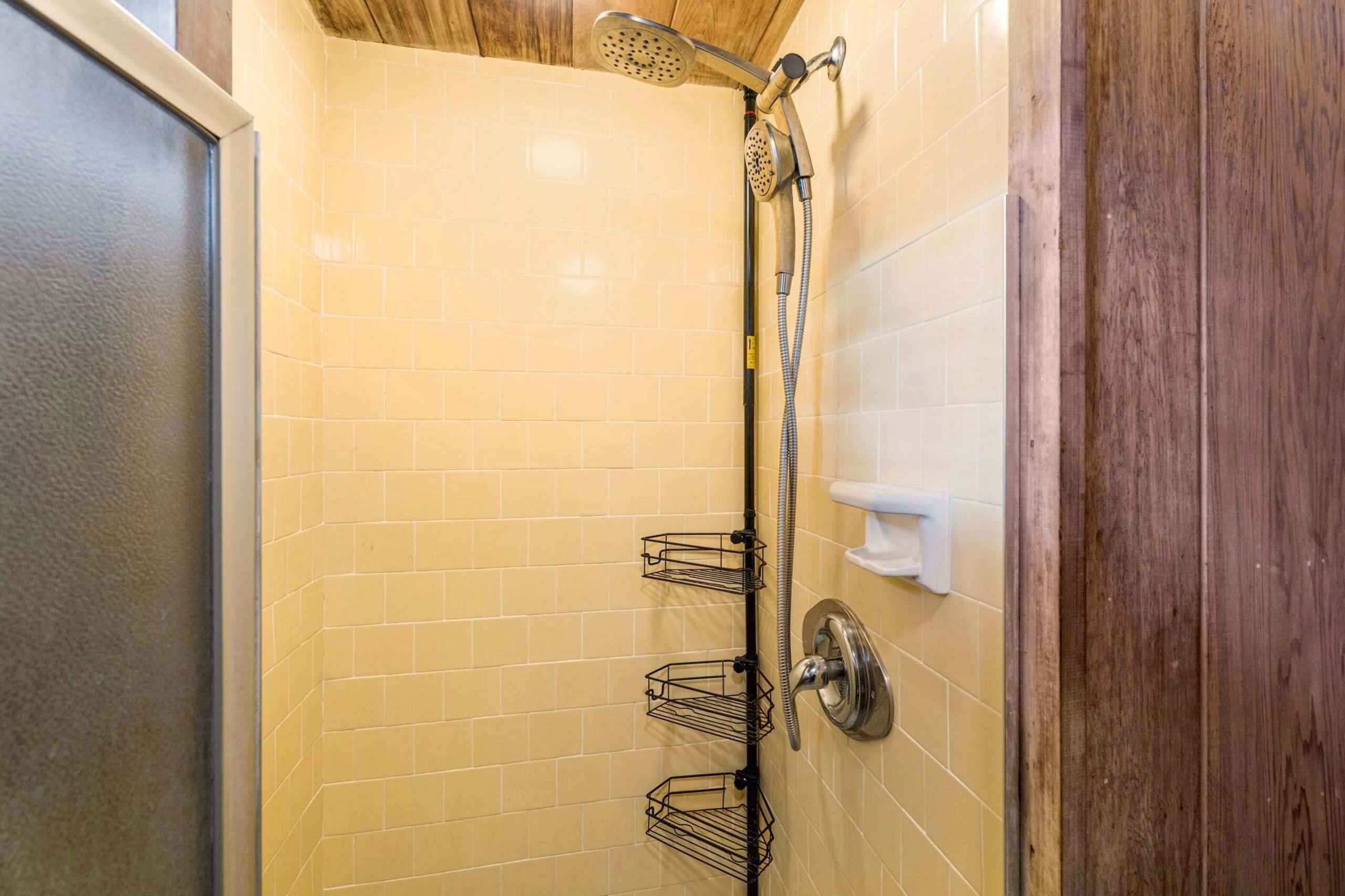 Home in Kailua-Kona · ★4.69 · 2 bedrooms · 4 beds · 2 baths - Image 34