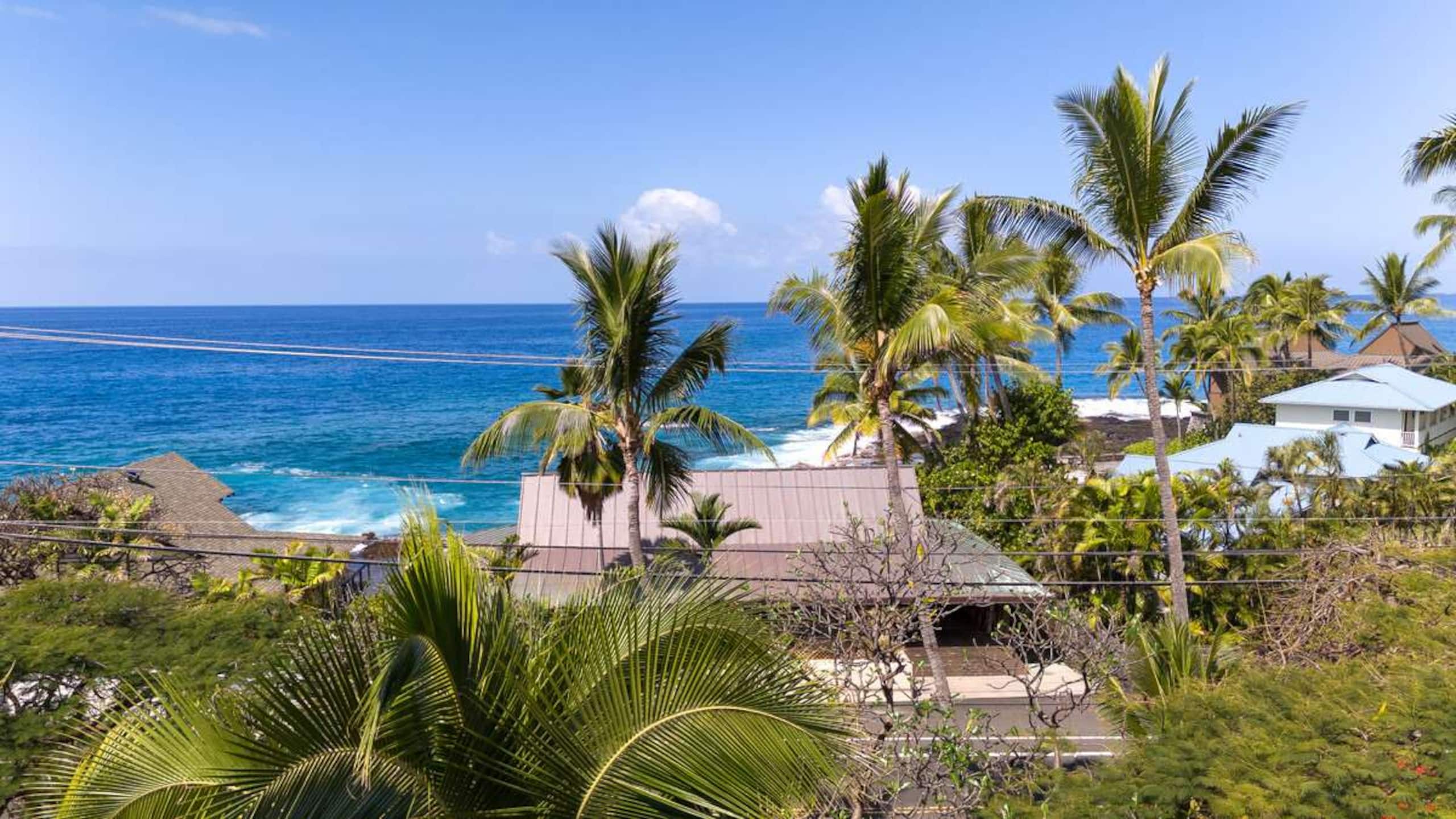 Cabin in Kailua-Kona · ★4.8 · 2 bedrooms · 4 beds · 1 bath - Image 3