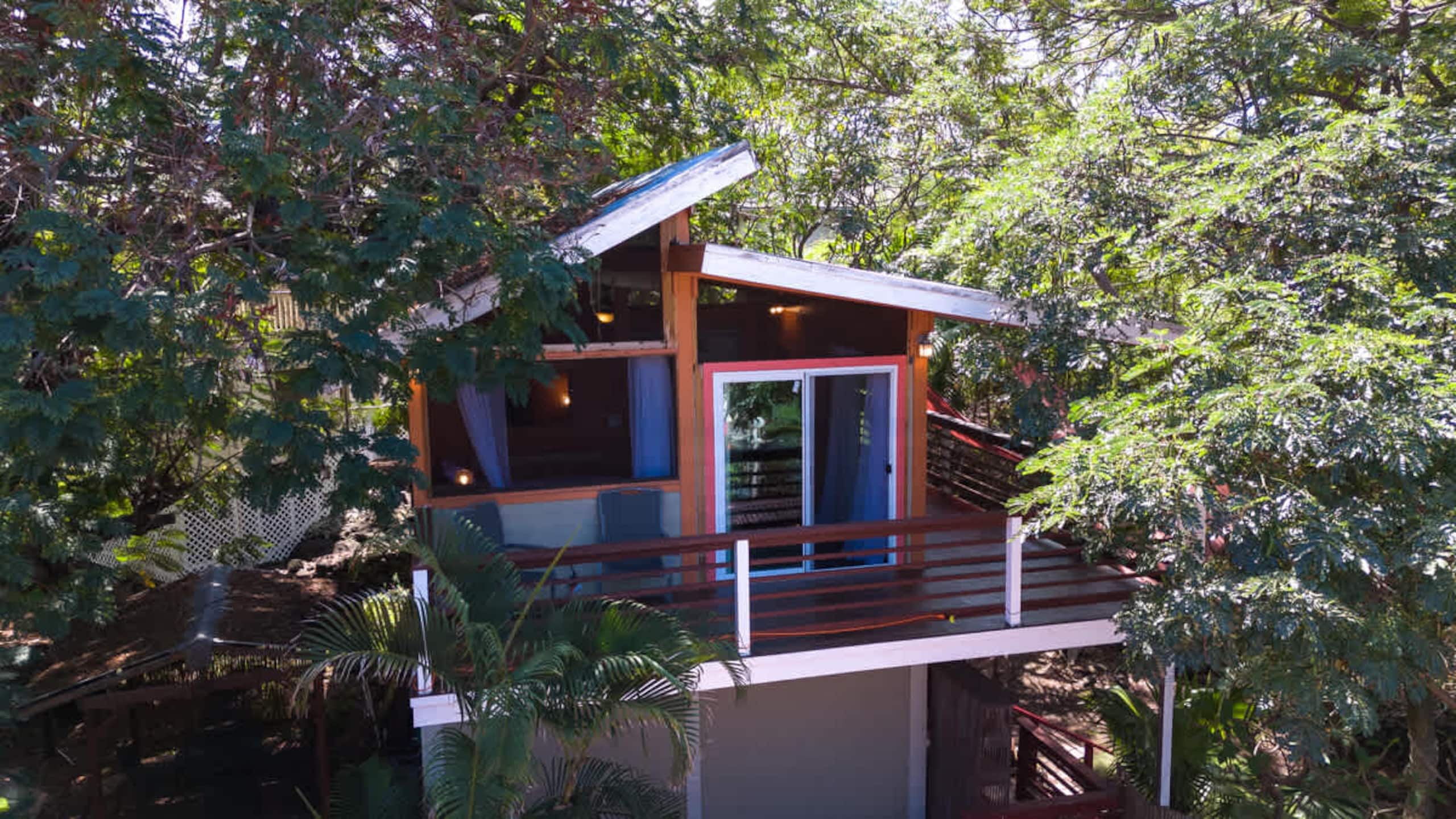 Cabin in Kailua-Kona · ★4.8 · 2 bedrooms · 4 beds · 1 bath - Image 33