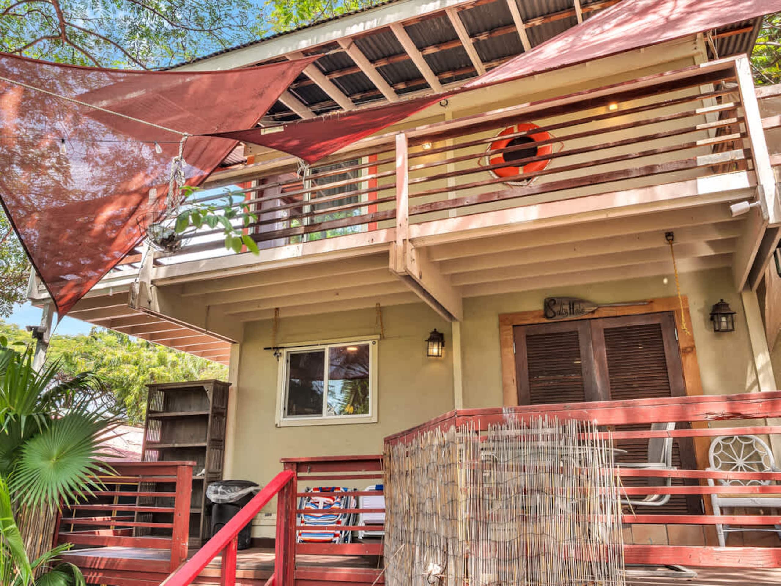 Cabin in Kailua-Kona · ★4.8 · 2 bedrooms · 4 beds · 1 bath - Image 2