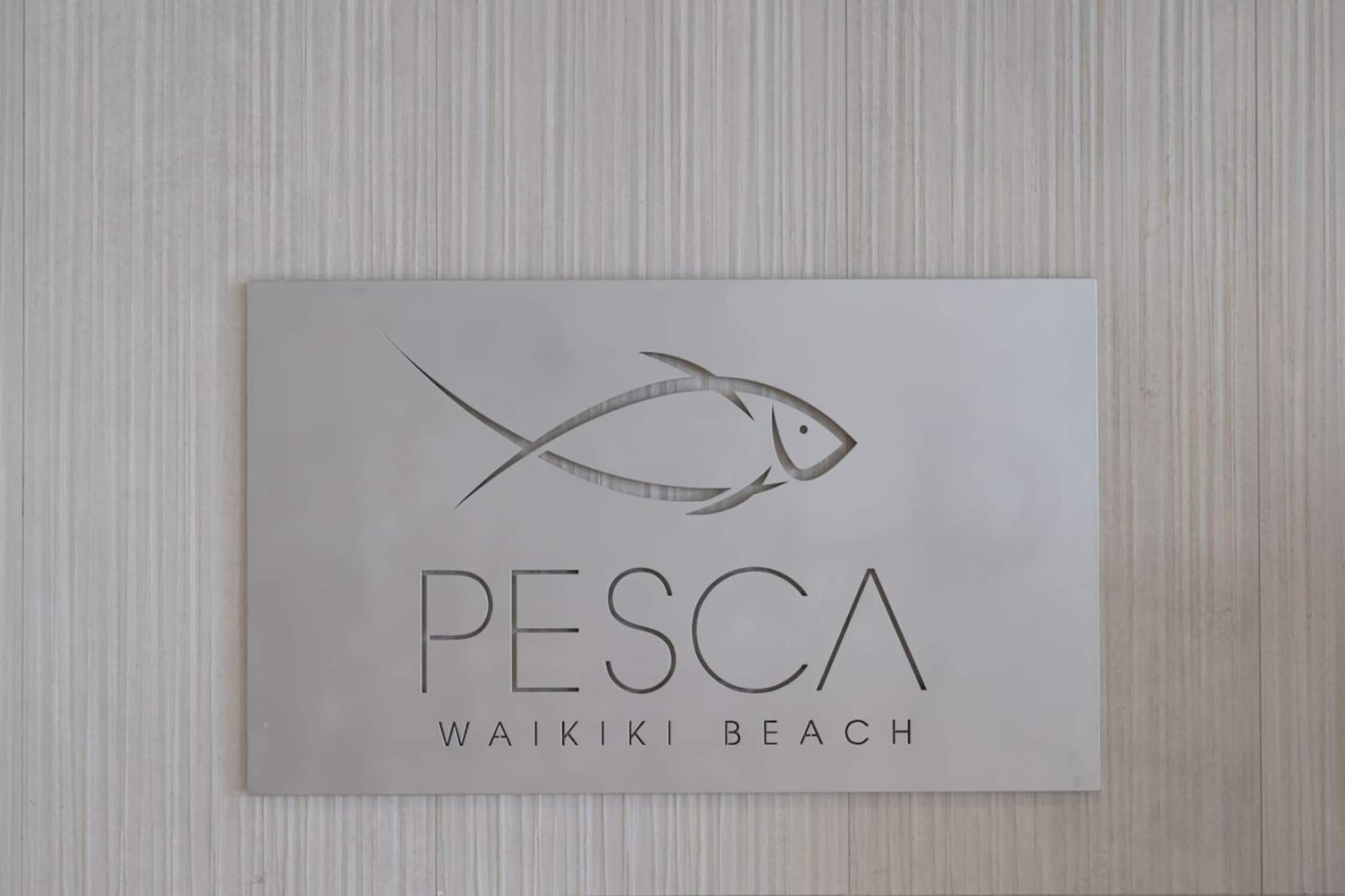 Oceanfront Waikiki+Balcony Views +no fees - Image 25