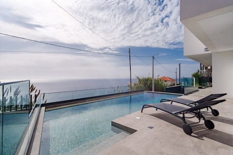 GuestReady - Madeiran oasis with ocean view
