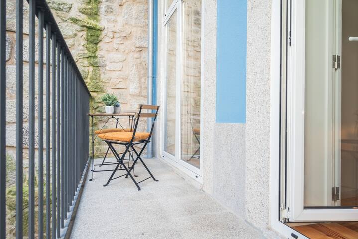 Luxury Style 2 with A/c Downtown Porto near Metro gallery image 5