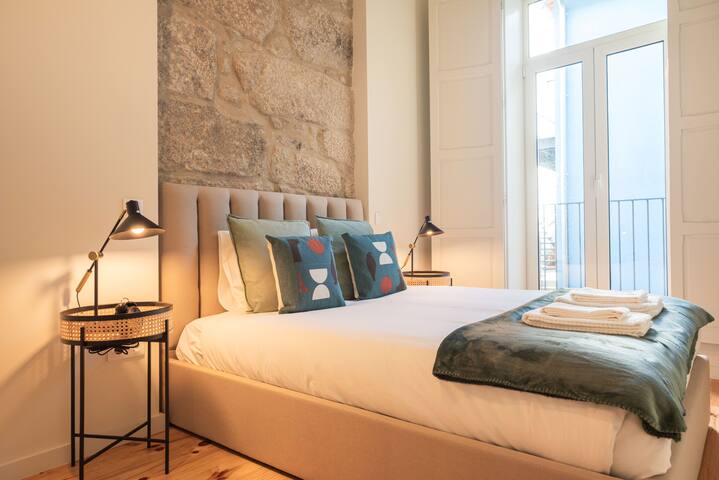 Luxury Style 2 with A/c Downtown Porto near Metro gallery image 3