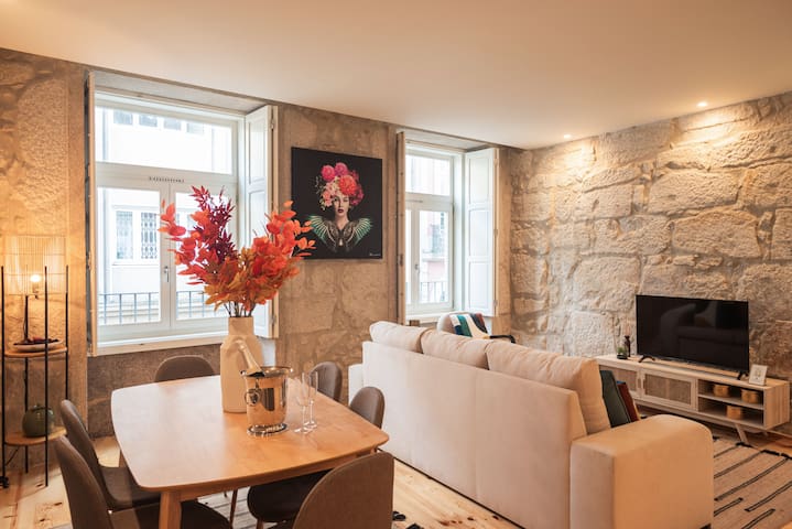 Luxury Style 2 with A/c Downtown Porto near Metro