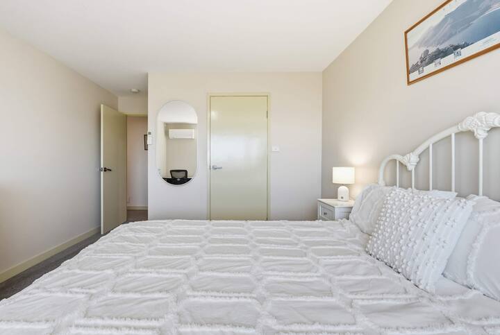 La chambre principale dispose également d'une armoire « Walk In ».
