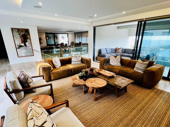 Luxury 5 Bedroom House - Mossel Bay
