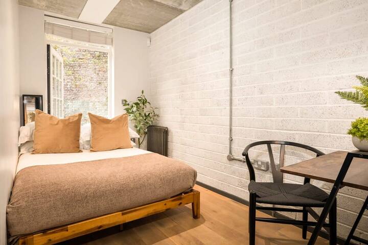 Contemporary and Industrial Apartment in Southwark gallery image 5