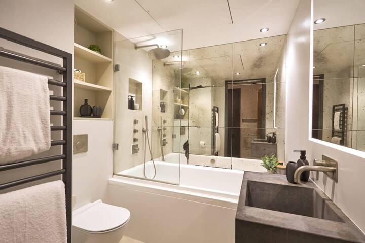 Contemporary and Industrial Apartment in Southwark gallery image 4