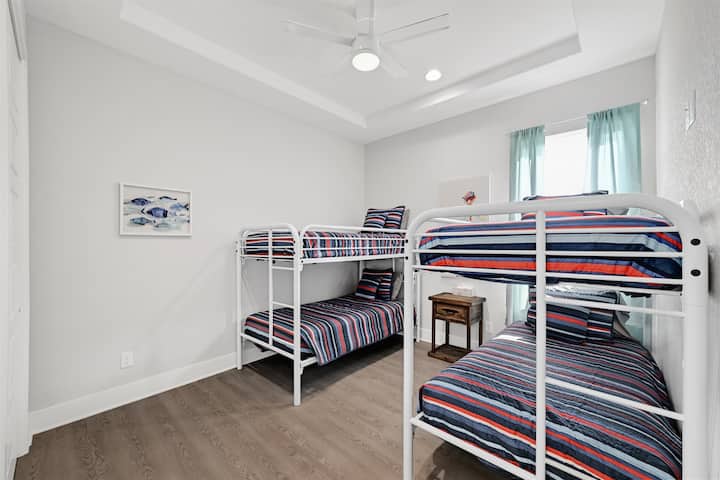 Спалня 4 - два комплекта двойни легла