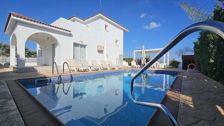 Stay: Villa Harsha|3br|fully Equipped|private Pool - Nissi Beach