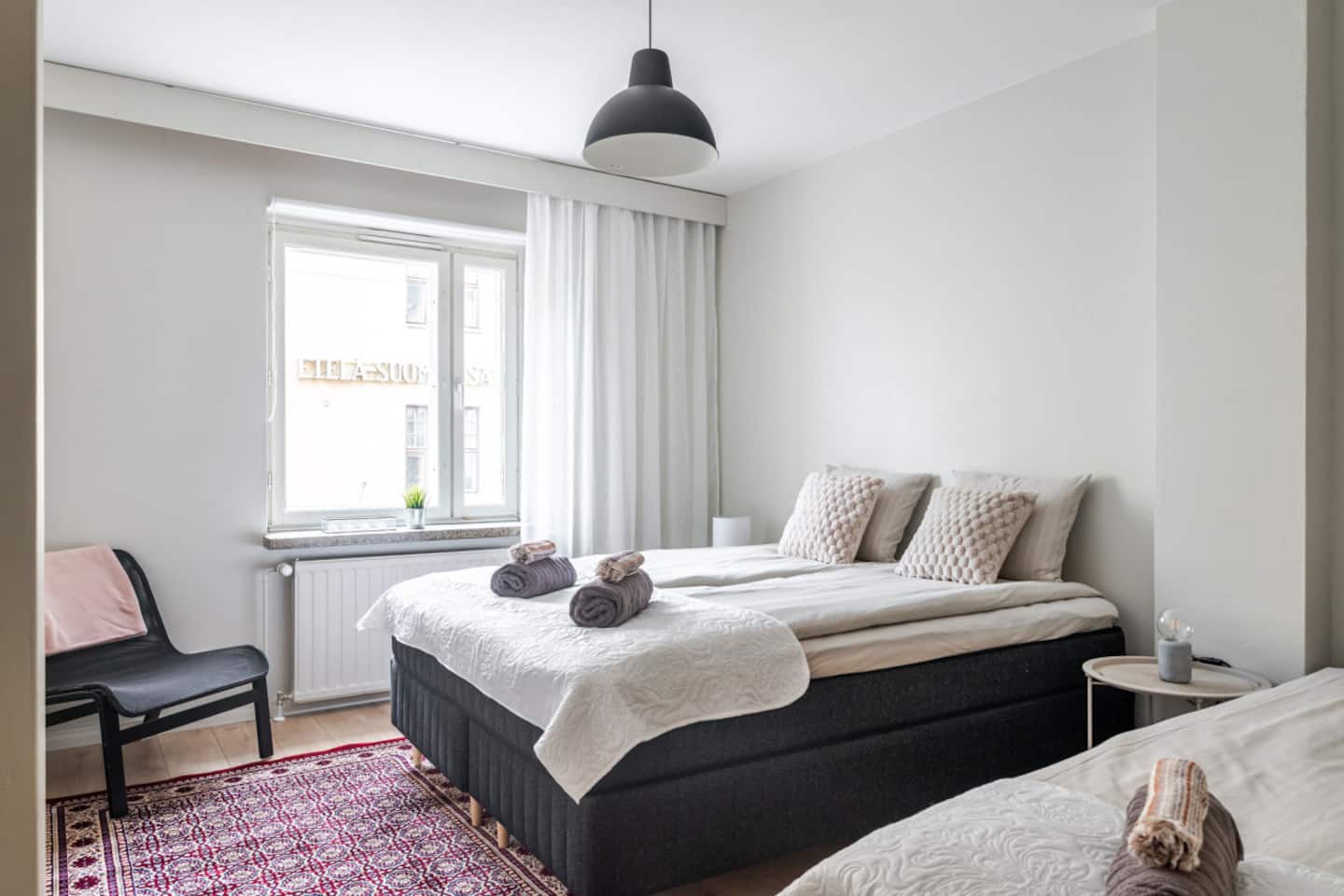 Charming City Apartment With Great Location! 3