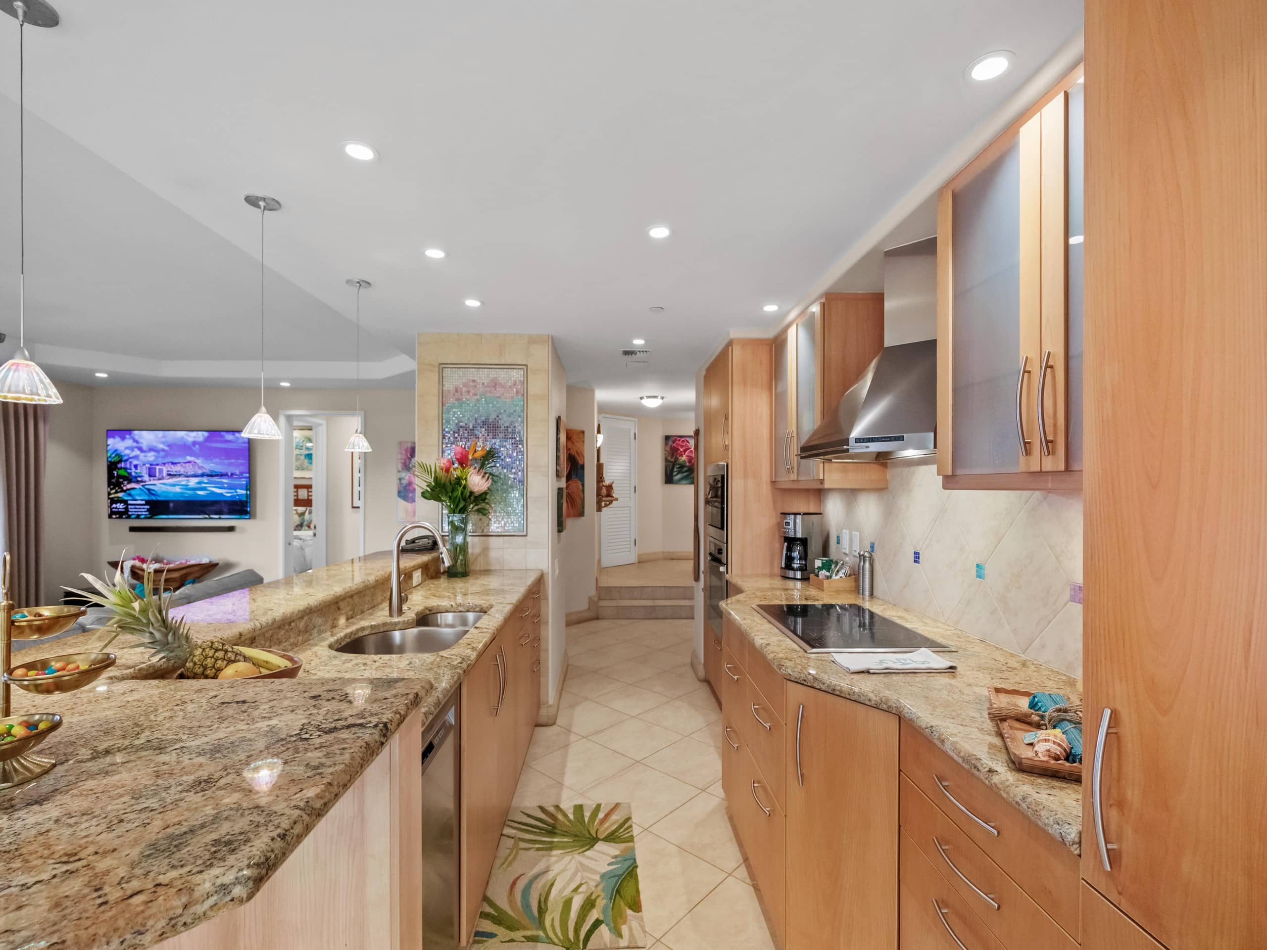 Recently Renovated - Walk to Kaanapali Beach - Image 4