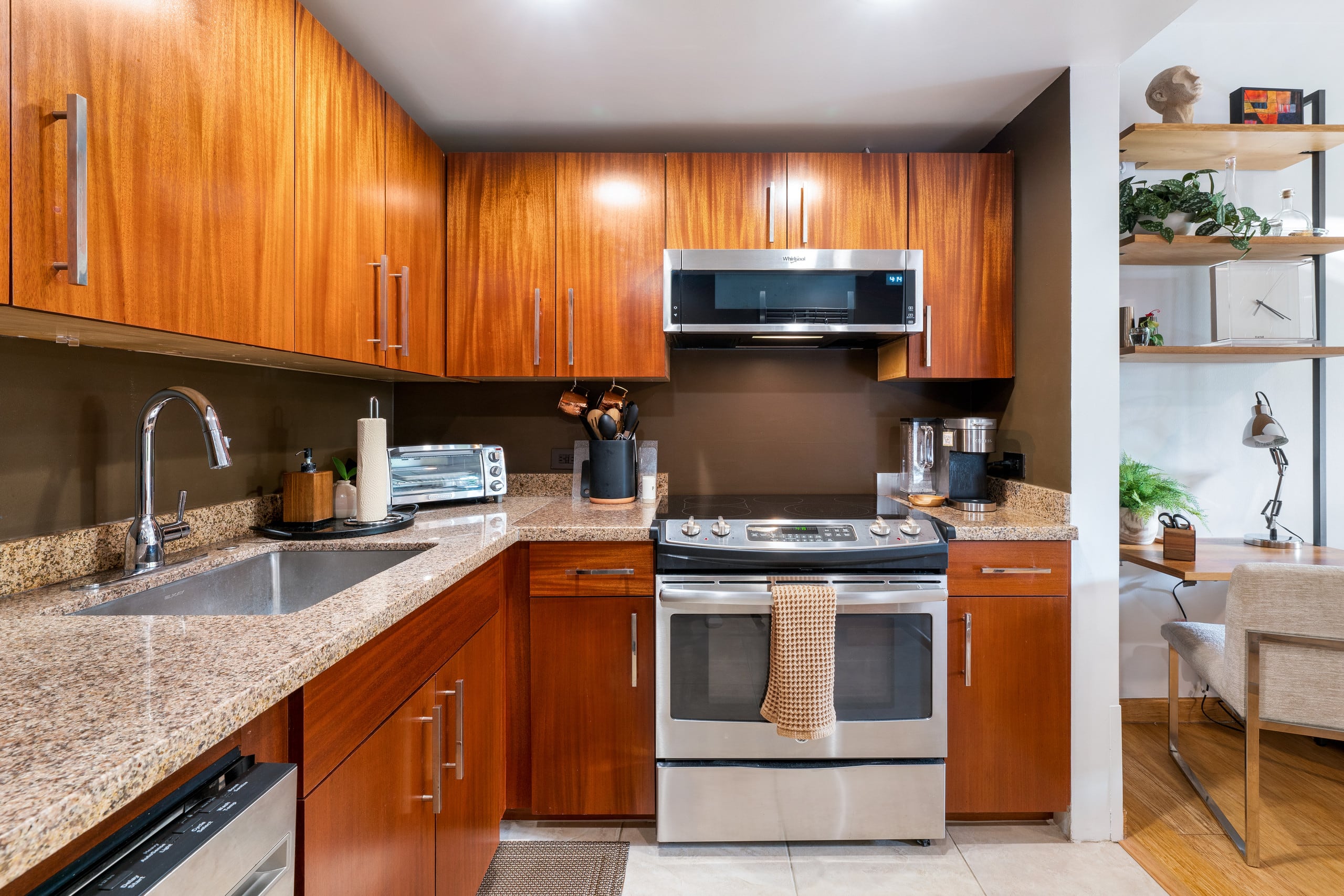 Condo in Kailua-Kona · ★4.79 · Studio · 1 bed · 1 bath - Image 12