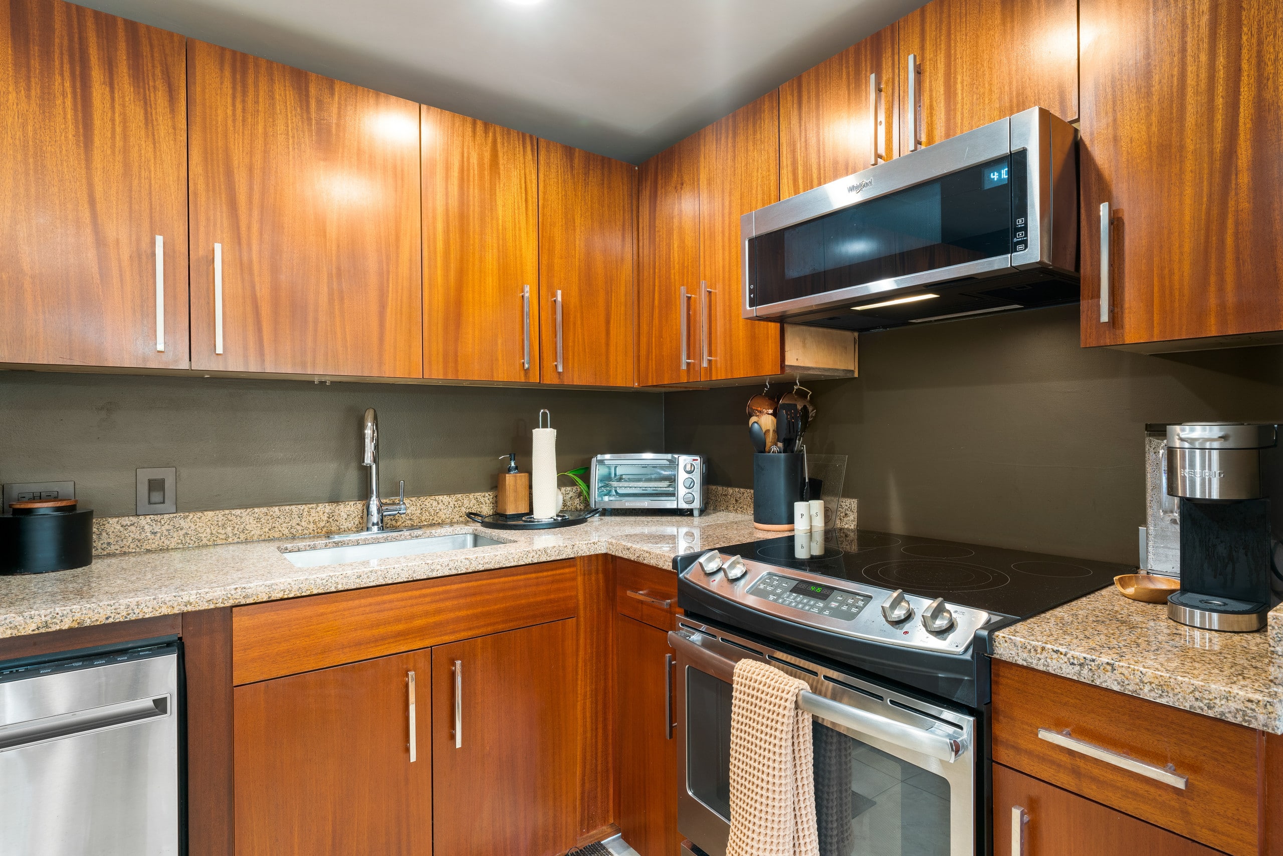 Condo in Kailua-Kona · ★4.79 · Studio · 1 bed · 1 bath - Image 16