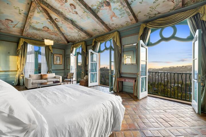 Iconic Hollywood Escape with Pool Patio Luxury gallery image 3