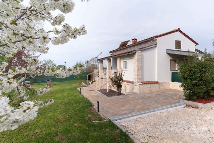 Maison De Vacances Avec Terrasse Et Jacuzzi - Rovinj