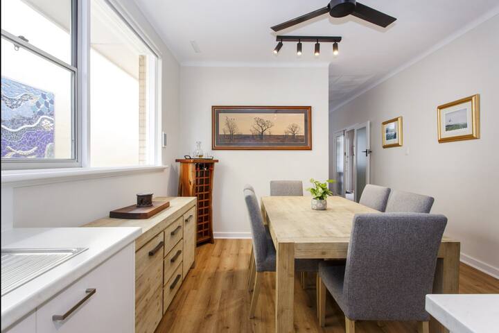 Living the Dream – 3 bedroom House South Fremantle gallery image 4