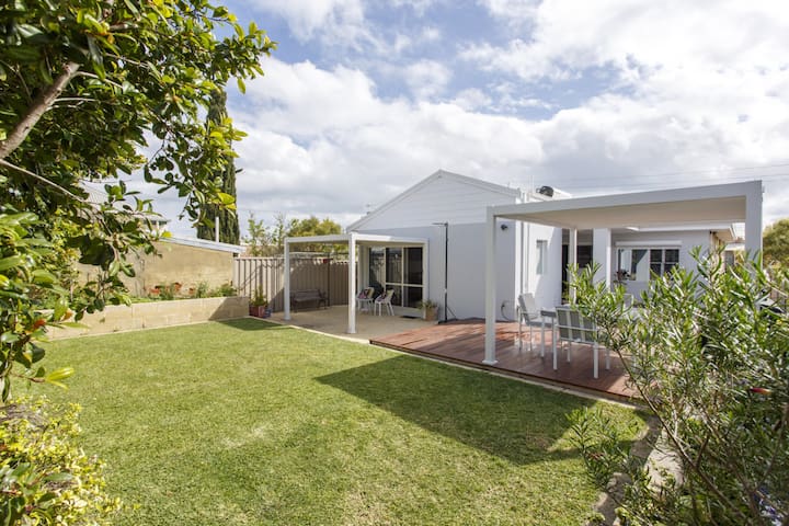 Living the Dream – 3 bedroom House South Fremantle