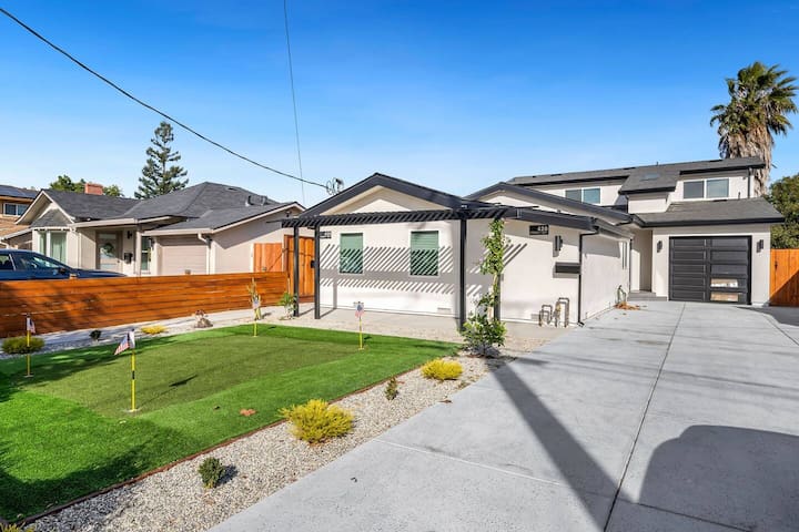 Family friendly Mini putt getaway w/fast Wi-Fi