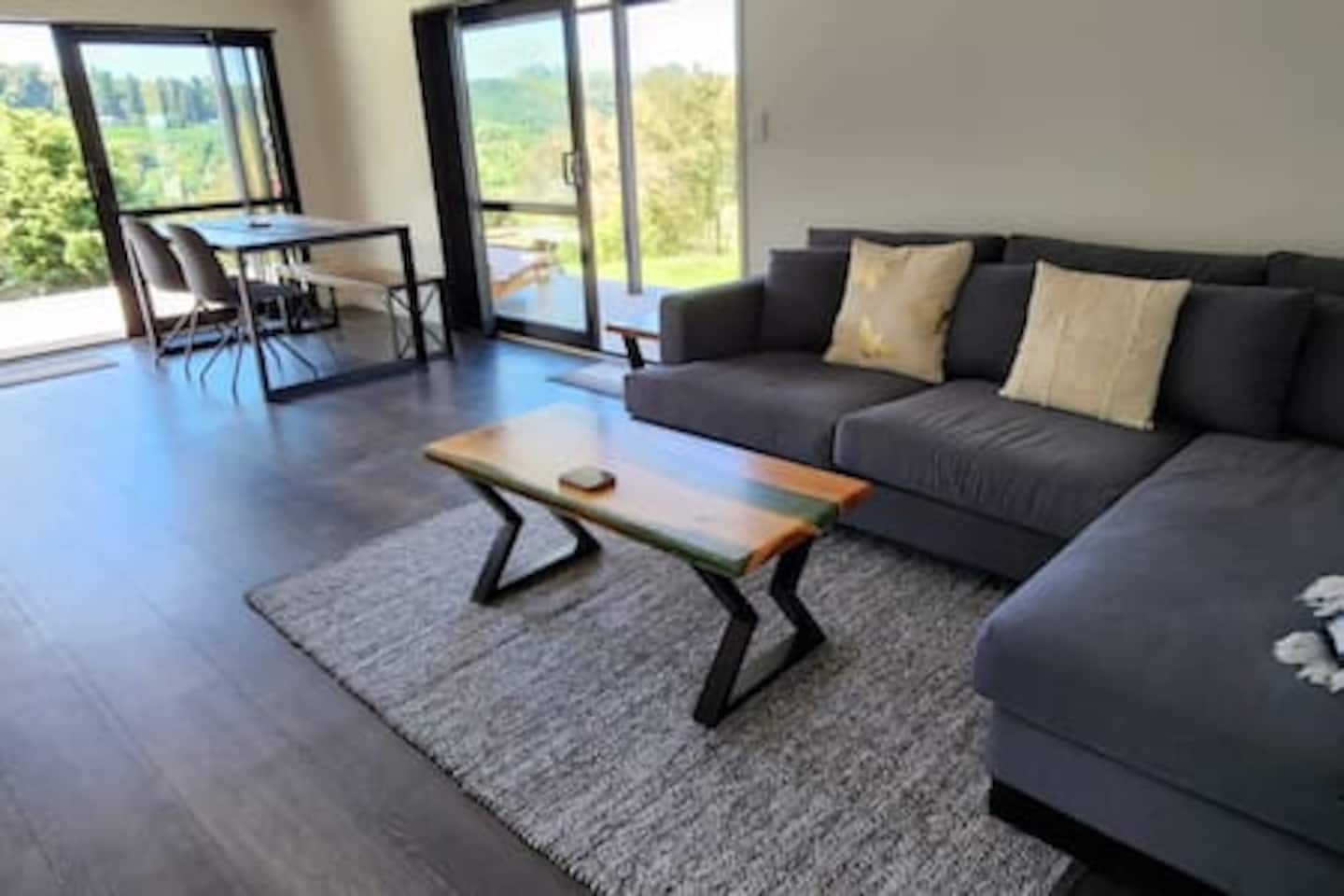 Whanganui River Hilltop Retreat 5