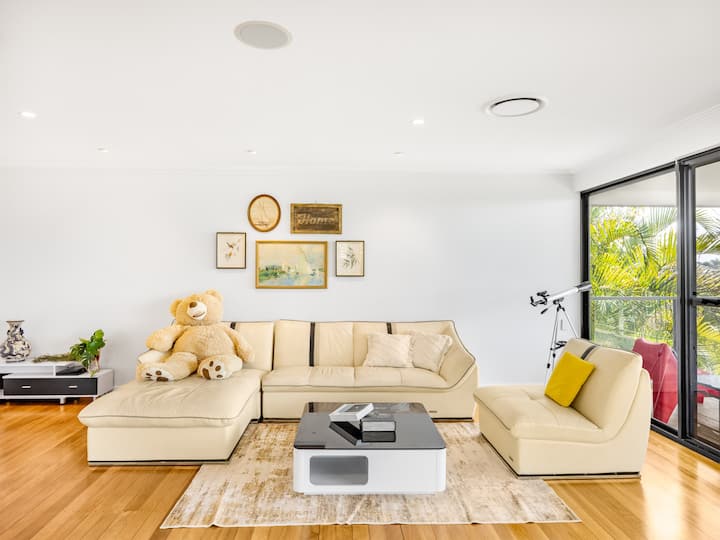 Stunning Cityview 5br W/balcony Near Malls/uni/cbd - Brisbane