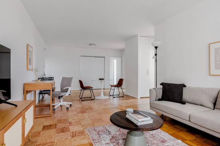 Blueground | Midtown West, gym, nr Central Park gallery image 3