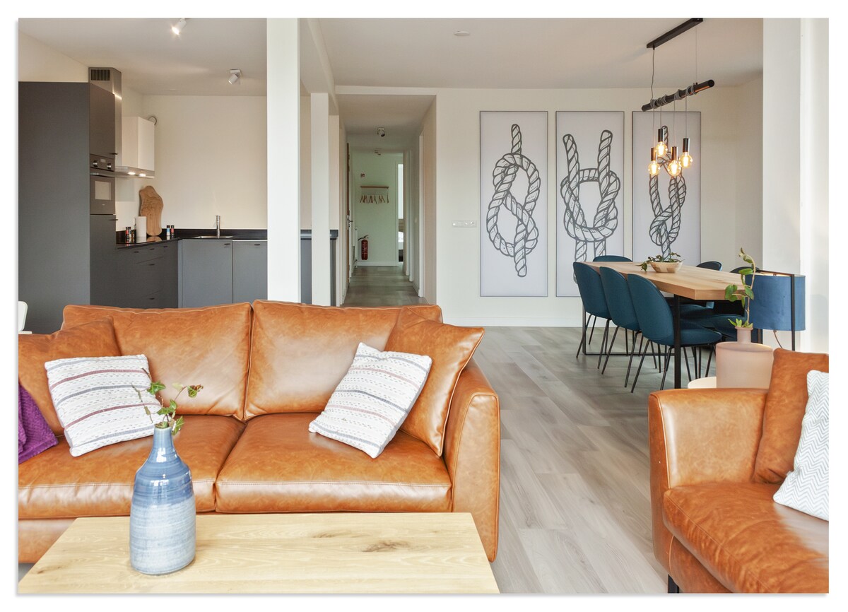 Successful Airbnb property: Luxury apartment near the water in Sperkhem En Industrieterrein Houkesloot