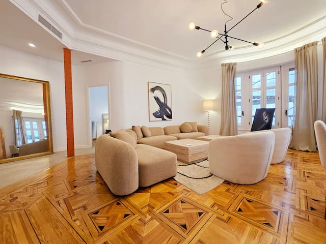 Espectaculares vistas con terrazas en Gran Vía 5