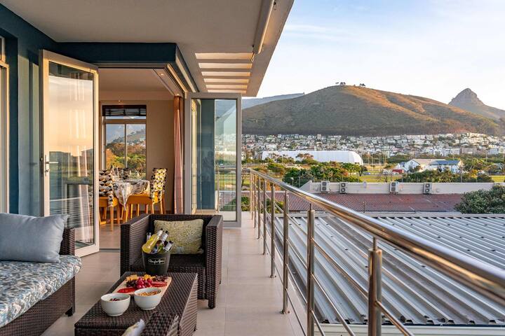 Emerald Horizon Mouille Point – Views & Location gallery image 4