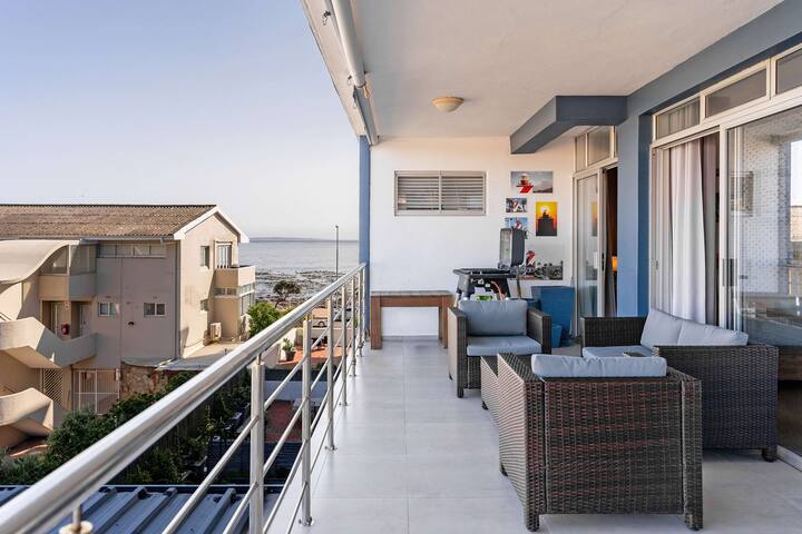 Emerald Horizon Mouille Point – Views & Location gallery image 3