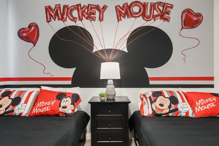 غرفة النوم 10 - الطابق الثاني - سريران كاملان مع حمام خاص