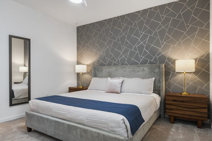 غرفة النوم 15 - الطابق الثاني - غرفة نوم بسرير كينج مع حمام خاص