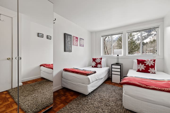 Twin Bedroom (King Conversion Available for a Fee)