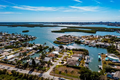 Dreamers Hideaway I Waterfront I Direct Access