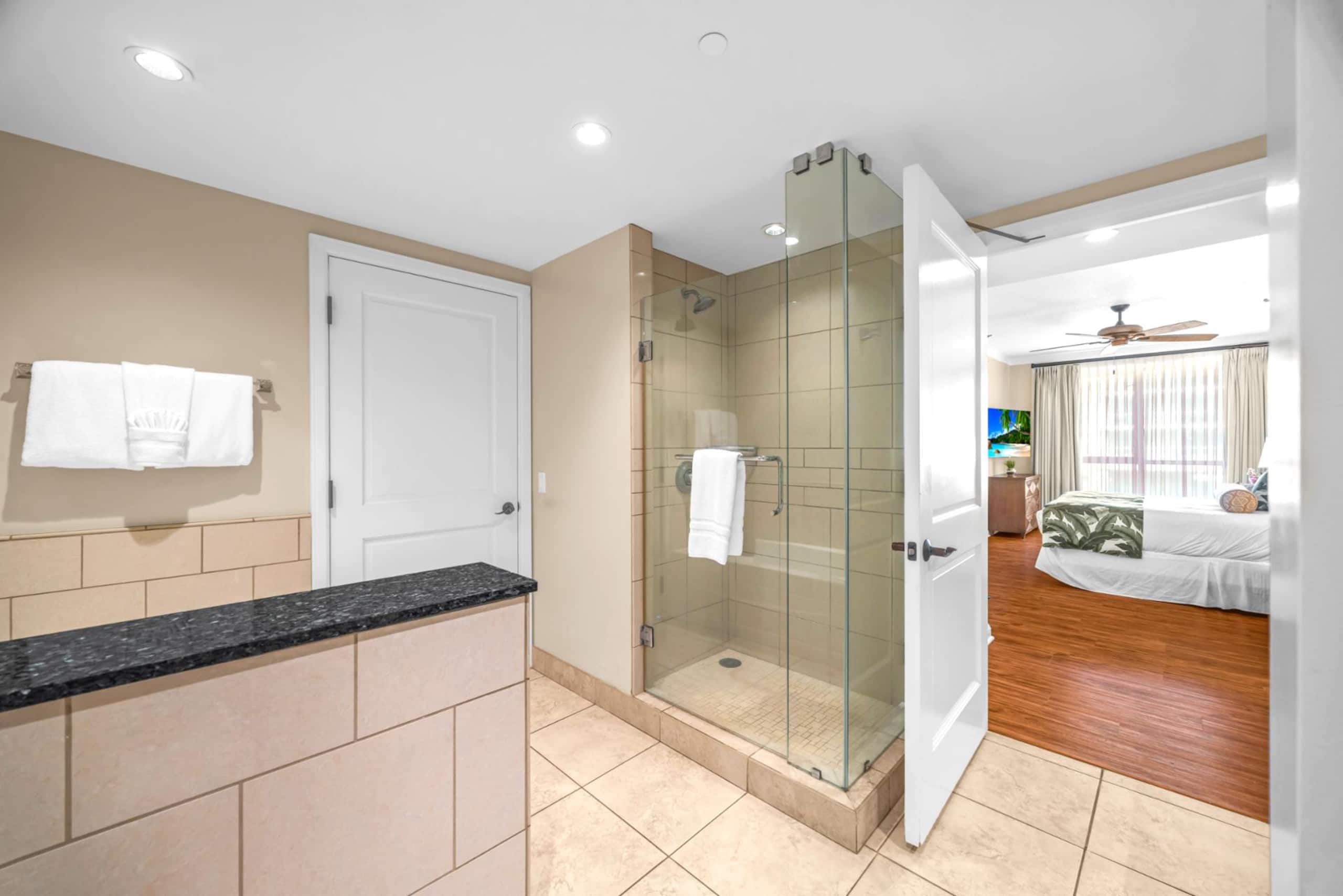 Condo in Lahaina · ★4.88 · 2 bedrooms · 3 beds · 2 baths - Image 35