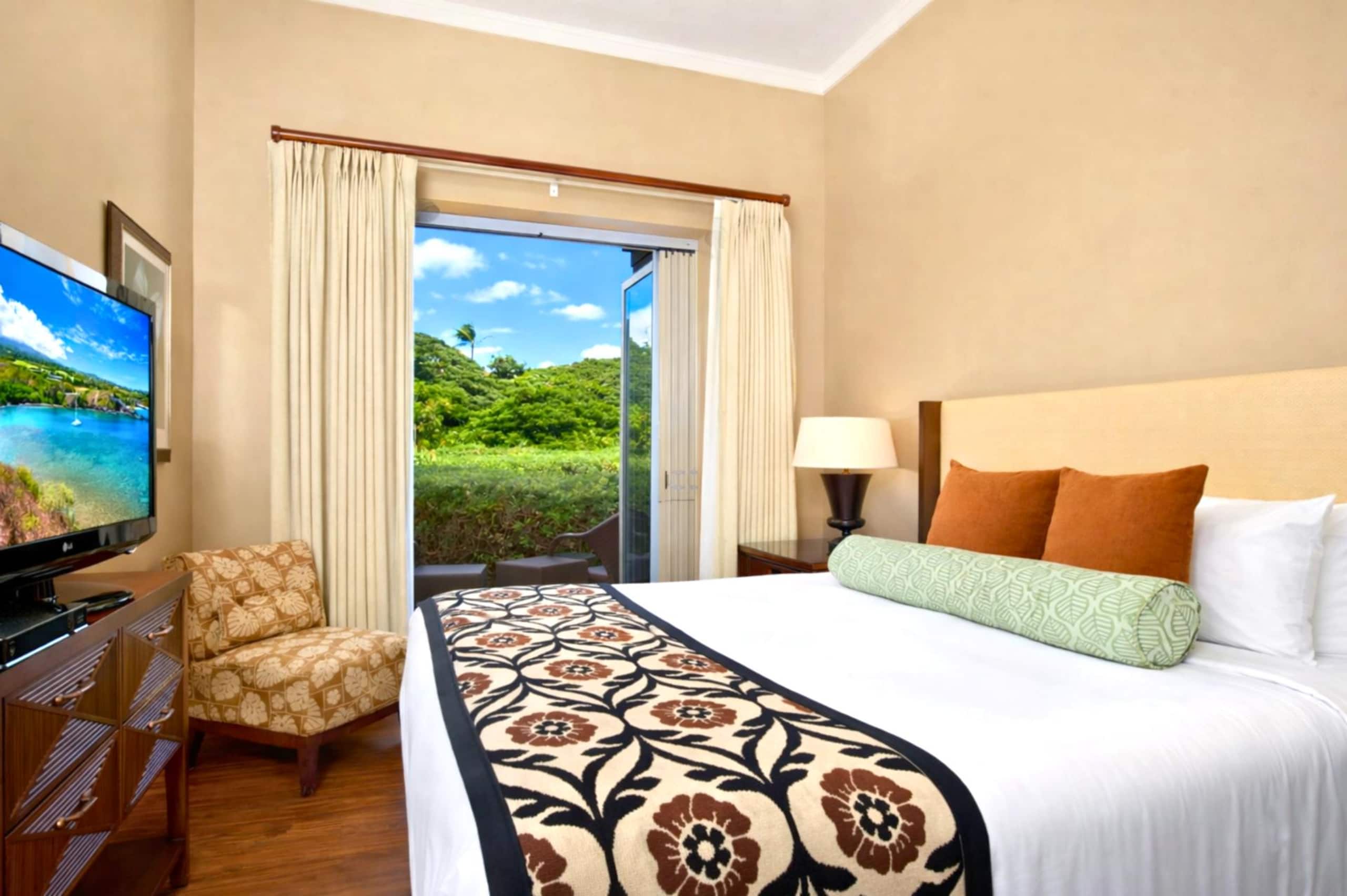 Condo in Lahaina · ★4.8 · 2 bedrooms · 3 beds · 1 bath - Image 11